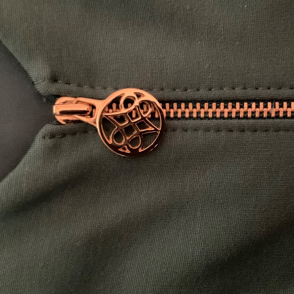 NWT Antonio Melani Green Dress with Unique Cut - Picture 9 of 9